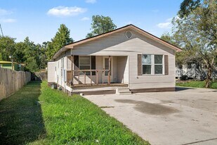12215 Myrtle Ave in Crosby, TX - Building Photo