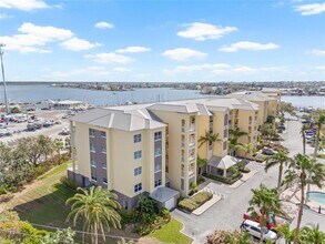 423 150th Ave in Madeira Beach, FL - Building Photo - Building Photo