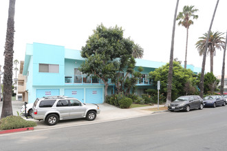 1055 5th St in Santa Monica, CA - Building Photo - Primary Photo