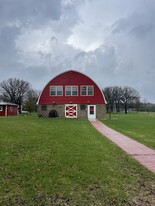 3907 Maple Dr SE, Unit nancy runge in Alexandria, MN - Building Photo