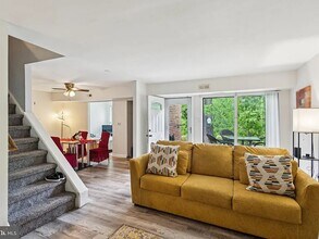 1008 Timber Creek Rd in Lindenwold, NJ - Building Photo - Building Photo