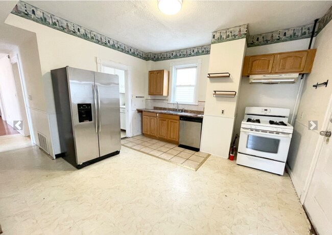 49 Crescent Ave, Unit 2