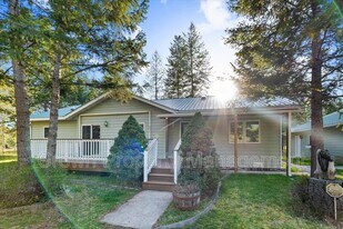 495 Van Sant Rd in Kalispell, MT - Building Photo