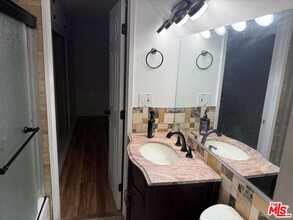 579 E Fairview Blvd in Inglewood, CA - Building Photo - Building Photo