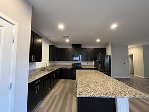 9742 Zircon Cliff Ave in Las Vegas, NV - Building Photo - Building Photo