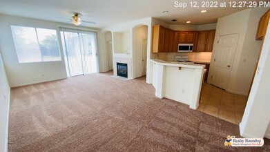 8457 Tambor Way in Elk Grove, CA - Building Photo - Building Photo