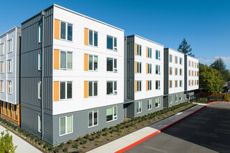 The Canopy Apartments at Powell in Portland, OR - Building Photo - Building Photo