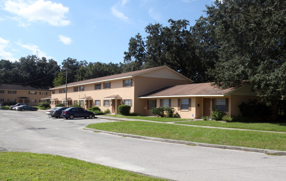 Knollwood Manor in Tampa, FL - Foto de edificio