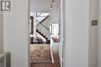 48 Cumberland Dr in Mississauga, ON - Building Photo - Building Photo