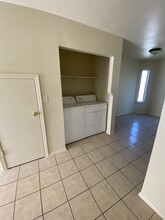 8495 Roseway Dr, Unit B in El Paso, TX - Building Photo - Building Photo