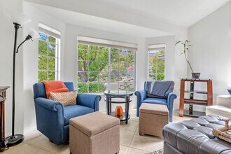 5050 Golden Nugget Way in Oak Park, CA - Building Photo - Building Photo