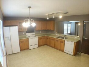 2301 Kingsway Dr in Arlington, TX - Building Photo - Building Photo