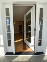6 W Main St in Chester, CT - Building Photo - Building Photo