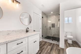 7637 Radford Ave in North Hollywood, CA - Building Photo - Building Photo