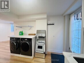 2807 Guilford Crescent in Oakville, ON - Building Photo - Building Photo