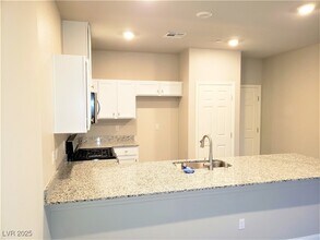 378 Canyon Mist Ct in Henderson, NV - Building Photo - Building Photo