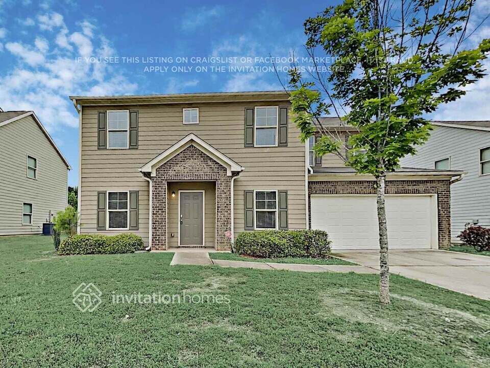 1766 Logan Ridge Cir in Loganville, GA - Building Photo