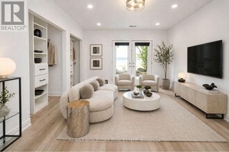 5801 Lakeshore Rd in Whitchurch-Stouffville, ON - Building Photo - Building Photo