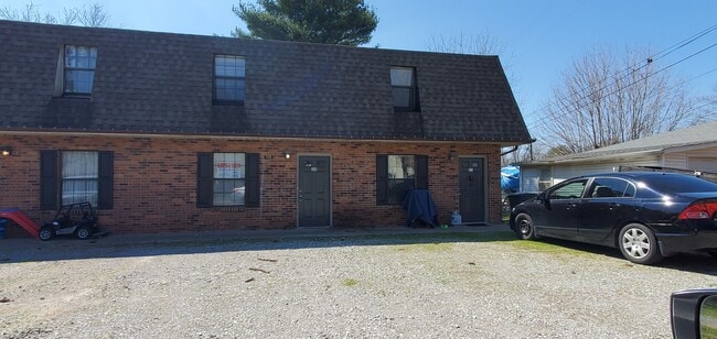 112 Victor Reiter Pky, Unit 20