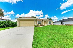 3560 Eldron Ave in North Port, FL - Building Photo