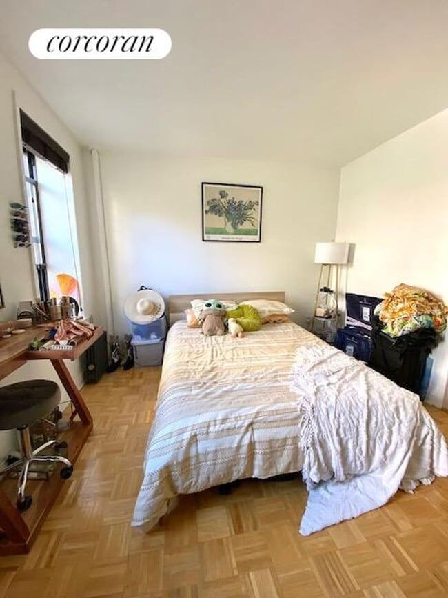 324 W 47th St