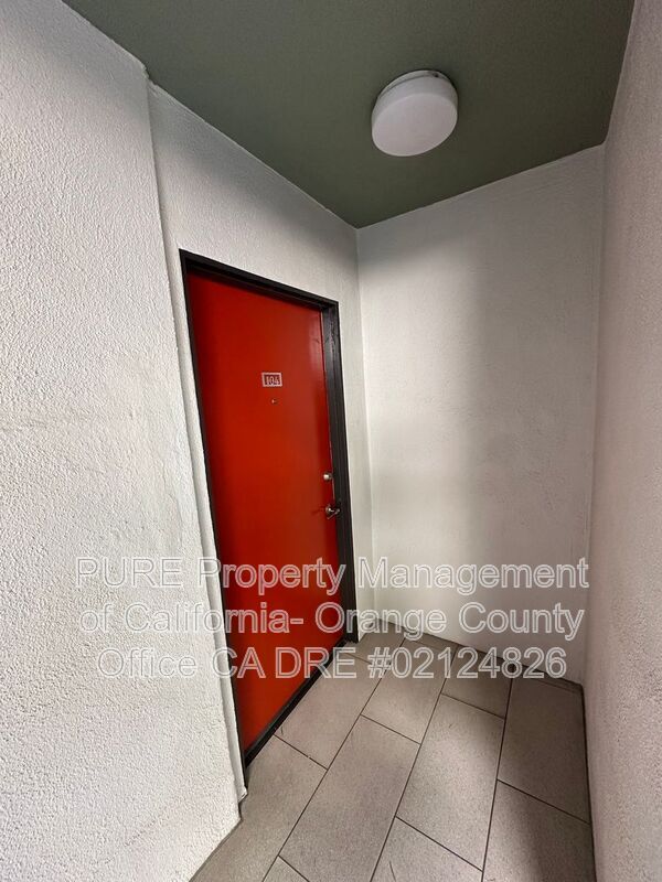 1930 N Vermont Ave in Los Angeles, CA - Building Photo - Building Photo