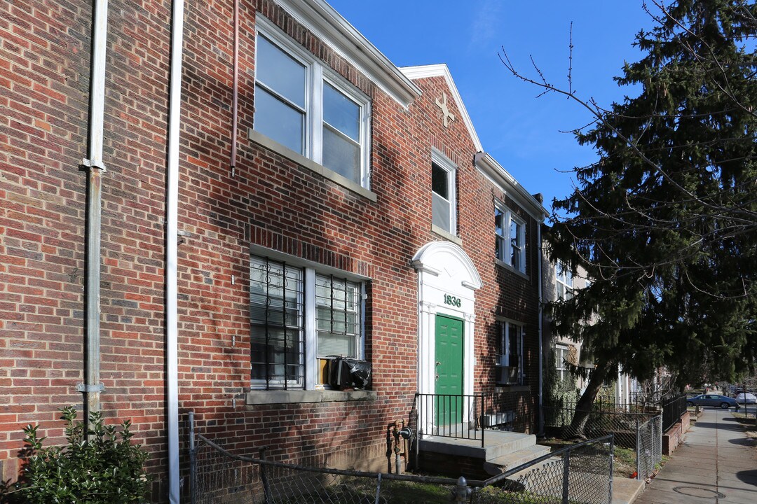 1836 D St NE in Washington, DC - Building Photo