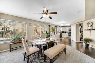 1384 Roxbury Dr in Aurora, IL - Building Photo - Building Photo