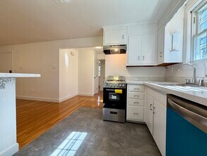 15 Park Ave in Foxboro, MA - Building Photo - Building Photo