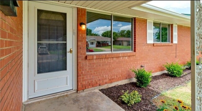 973 SW 3rd St in Moore, OK - Building Photo - Building Photo