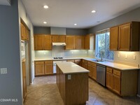 3166 Tecopa Springs Ln in Simi Valley, CA - Building Photo - Building Photo