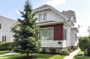 2040 S 74th St, Unit Upper in West Allis, WI - Building Photo