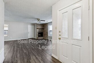 1156 Mountain View St in Red Oak, TX - Building Photo - Building Photo