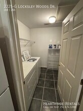 2225 Locksley Woods Dr in Greenville, NC - Building Photo - Building Photo