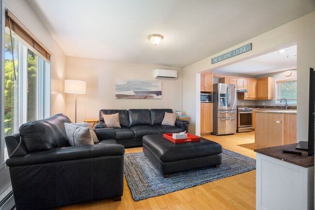 28 Shoals View Dr in Rye, NH - Building Photo - Building Photo