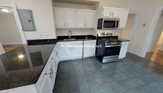 2572 Massachusetts Ave, Unit 2