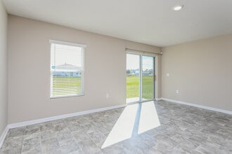 1162 Hudson Harbor Ln in Poinciana, FL - Building Photo - Building Photo