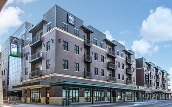 Canopy Row in Lincoln, NE - Building Photo - Building Photo