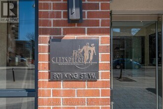 801-801 King St W in Toronto, ON - Building Photo - Building Photo