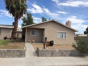 2513 Valley St in Las Vegas, NV - Foto de edificio - Building Photo