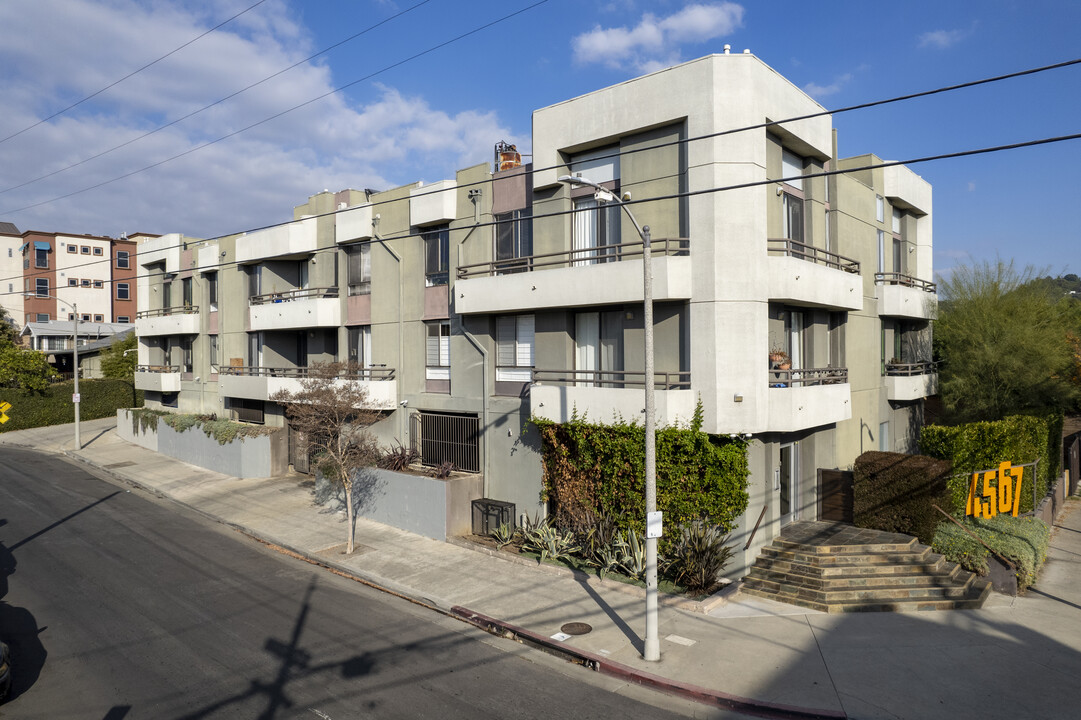 4567 Lexington Ave in Los Angeles, CA - Foto de edificio