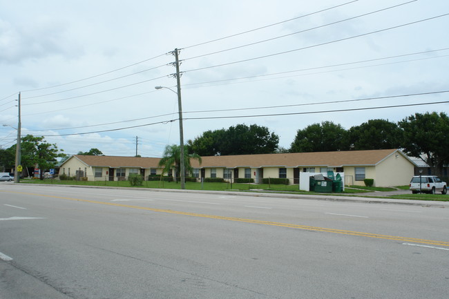 Toney Penna Apartments in Jupiter, FL - Building Photo - Building Photo