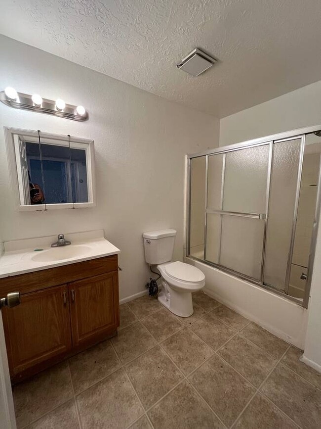 116 Dallas St SE, Unit C in Albuquerque, NM - Building Photo - Building Photo