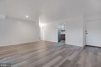 10850 Green Mountain Cir in Columbia, MD - Building Photo - Building Photo