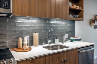 Arlo in Seattle, WA - Foto de edificio - Building Photo