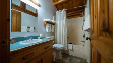 3765 MT Highway 40 W, Unit Ponderosa in Columbia Falls, MT - Building Photo - Building Photo