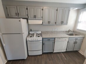 70 Mercury Ct in West Springfield, MA - Foto de edificio - Building Photo