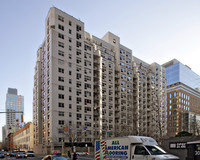 301 E 66th Street in New York, NY - Foto de edificio - Building Photo