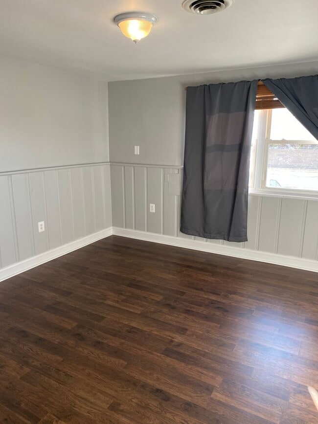22 Bloomsbury Ave in Catonsville, MD - Building Photo - Building Photo