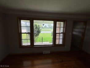 23308 Emery Rd in Warrensville Heights, OH - Building Photo - Building Photo